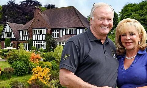 Ron Atkinson: Disgraced pundit puts house on the market Dail