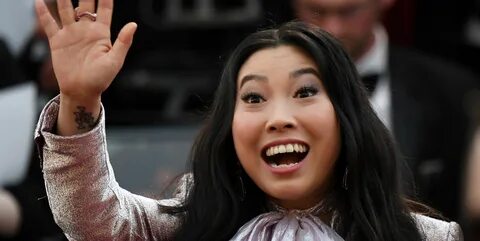 Awkwafina Took a Shot of Tequila From Her Purse at the Oscar