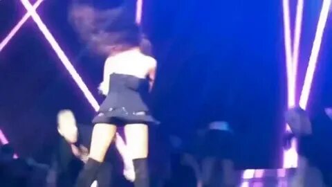 Ariana Grande (reddit) GIF Gfycat