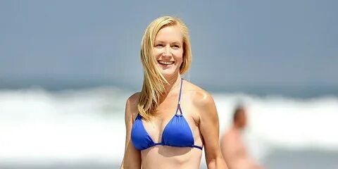 Angela Kinsey (Actress) Net Worth 2022: Wiki, Married, Famil