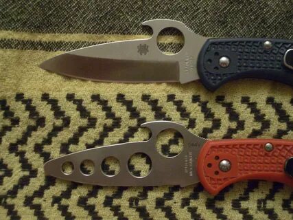 Spyderco Waved Delica Folding knife and Training Drone Revie