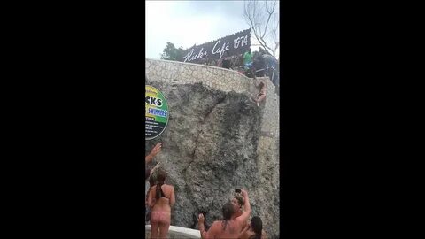 Jamaica: Ricks Cafe Cliff jumping accident - YouTube