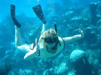 Snorkeling Underwater - Duncan.co