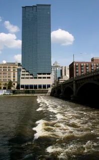 File:Grand River, Grand Rapids.jpg - Wikipedia