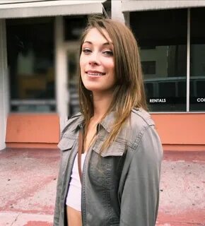 Kirsten Lee (Kera Nicole Lynn) .