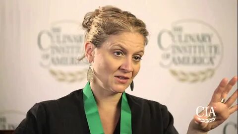 Chef Amanda Freitag '89 talks about the CIA - YouTube