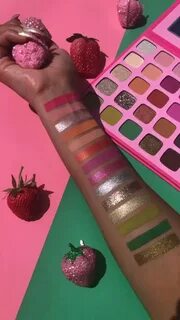 Morphe x Jeffree Star Artistry Palette and Starberry Mist li