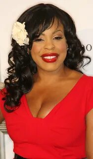 More Pics of Niecy Nash Red Lipstick (1 of 2) - Makeup Lookb