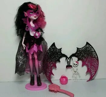 Monster High Ghouls Rule Draculaura Doll - Out of the Boxx T