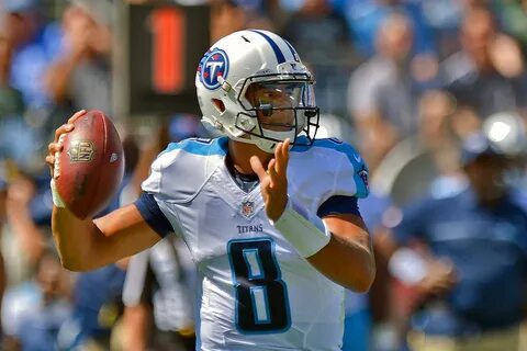 Tennessee Titans quarterback Marcus Mariota (8) throws the ball against the Oakl