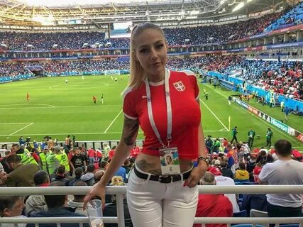 Симпатичные девушки на трибунах российских стадионов Футболь