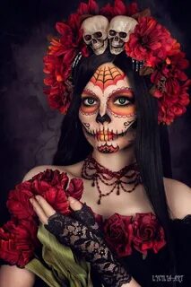 Love the headdress with the skulls! Sugar skull costume, Hal