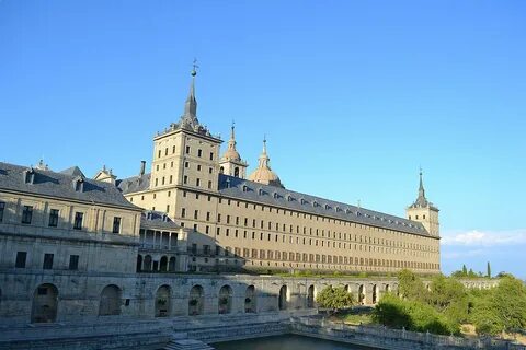 File:Fachada Sur del Monasterio de El Escorial 21.JPG - Wiki