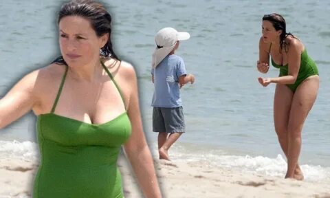 Law and Order star Mariska Hargitay in 50s style swimsuit on