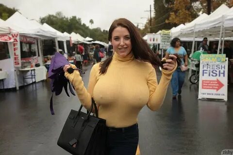 Boobster's Big Boobs on Twitter: "Farmer's Market w/ Big Boo