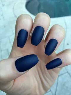 Голубые матовые ногти