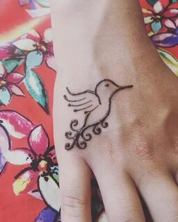 Small henna design Summer feeling ☀ #hennatattoo #hennabird 