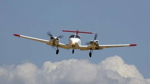 Miami International Localizer 8R Approach in Piper Seminole 