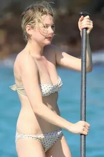 gallery_main-1222_michelle_williams_bikini_04.jpg (image)