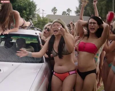 Neighbors 2: Sorority Rising nude pics, página - 1 ANCENSORE