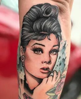 The art of tattooing -Audrey Hepburn- @tattoo.sal @seventhse