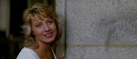 Movie and TV Cast Screencaps: Crocodile Dundee (1986)