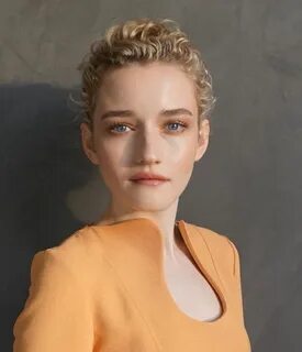 Julia Garner - RonKieran