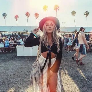 LUCYΛNDLYDIΛ on coachella in 2019 Festival outfits, Music fe