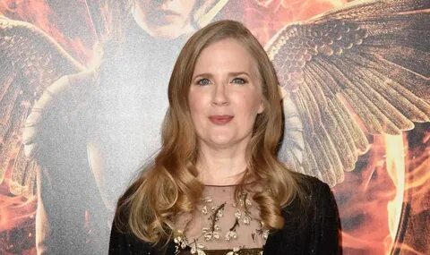 Suzanne Collins Net Worth 2022: Age, Height, Weight, Husband