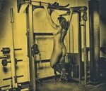 Голые девушки занимаются спортом (96 фото) - порно фото
