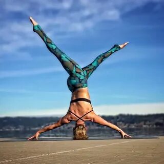 17 of the Most Impressive Yoga Poses on Instagram Impressive
