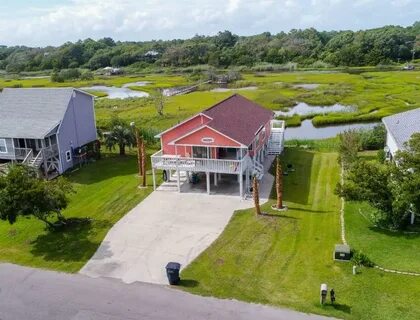 Oak Island Home w/Yard - 10 Min Walk to Beach en Oak Island,