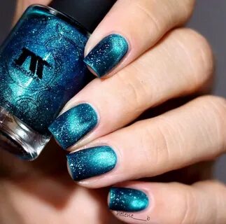 A gorgeous aquamarine magnetic polish with a jelly texture a