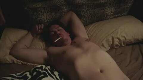 ausCAPS: Steve Howey nude in Shameless 1-01 "Pilot"