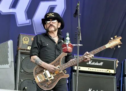 Lemmy Kilmister, heavy metal great who fronted Motörhead, di