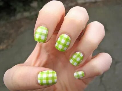 20 Classy Plaid Nail Design Ideas - Pretty Designs