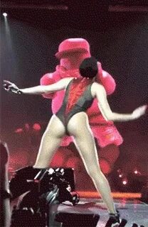 Fisting Miley Cyrus's butt? - Otherground - MMA Underground 
