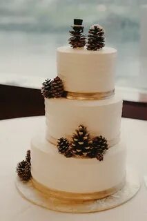 Elegant Wedding Cake with Pinecones Winter wedding cake, Win