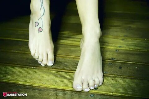 Ella Jolie Feet (2 photos) - celebrity-feet.com