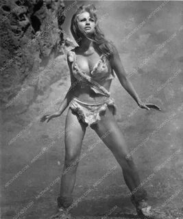 Sexy pictures of raquel welch ✔ Raquel Welch: 40+ Candid Pho