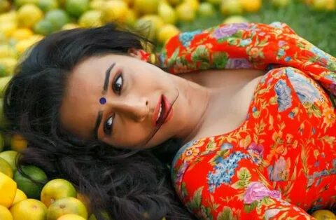 Title: Actress Vidya Balan Hot Red LipsResolution: 1272x832 pixelsTags: Actress 