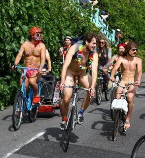 DELICIOUSDEITY: World Naked Bike Ride 5