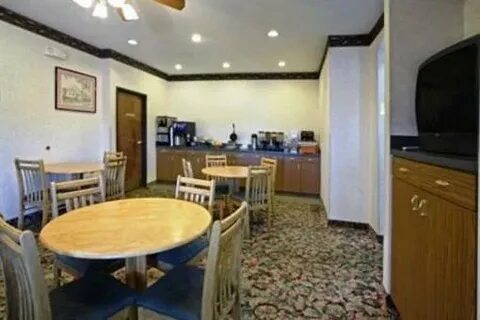 Фото отеля Americas Best Value Inn Shelbyville (Indiana) 3**