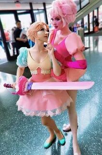 Amazing pink diamond and pearl cosplay by @kellykristein and