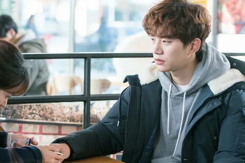 2PM’s Junho Can’t Keep His Eyes Off Won Jin Ah On "Just Betw