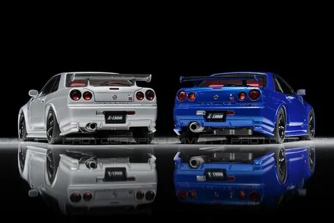 Head 2 Head : AUTOart versus HPI - Nissan Skyline GT-R (R3. 