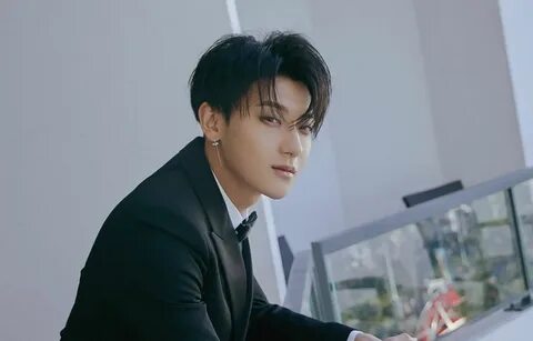 EXO Tao Huang Zi Tao, Kim Min Seok, Kim Junmyeon, Chinese Boy, Park Chanyeo...
