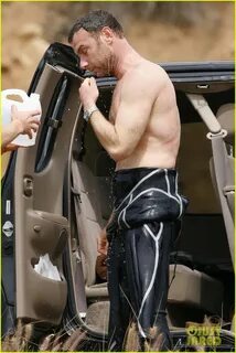 Naomi Watts: Liev Schreiber's Shirtless Surf Day!: Photo 282