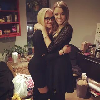 Kat Timpf on Twitter: "Here I am with my sister 🦃 https://t.