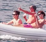 One Direction a Sydney uploaded by ashton. on We Heart It